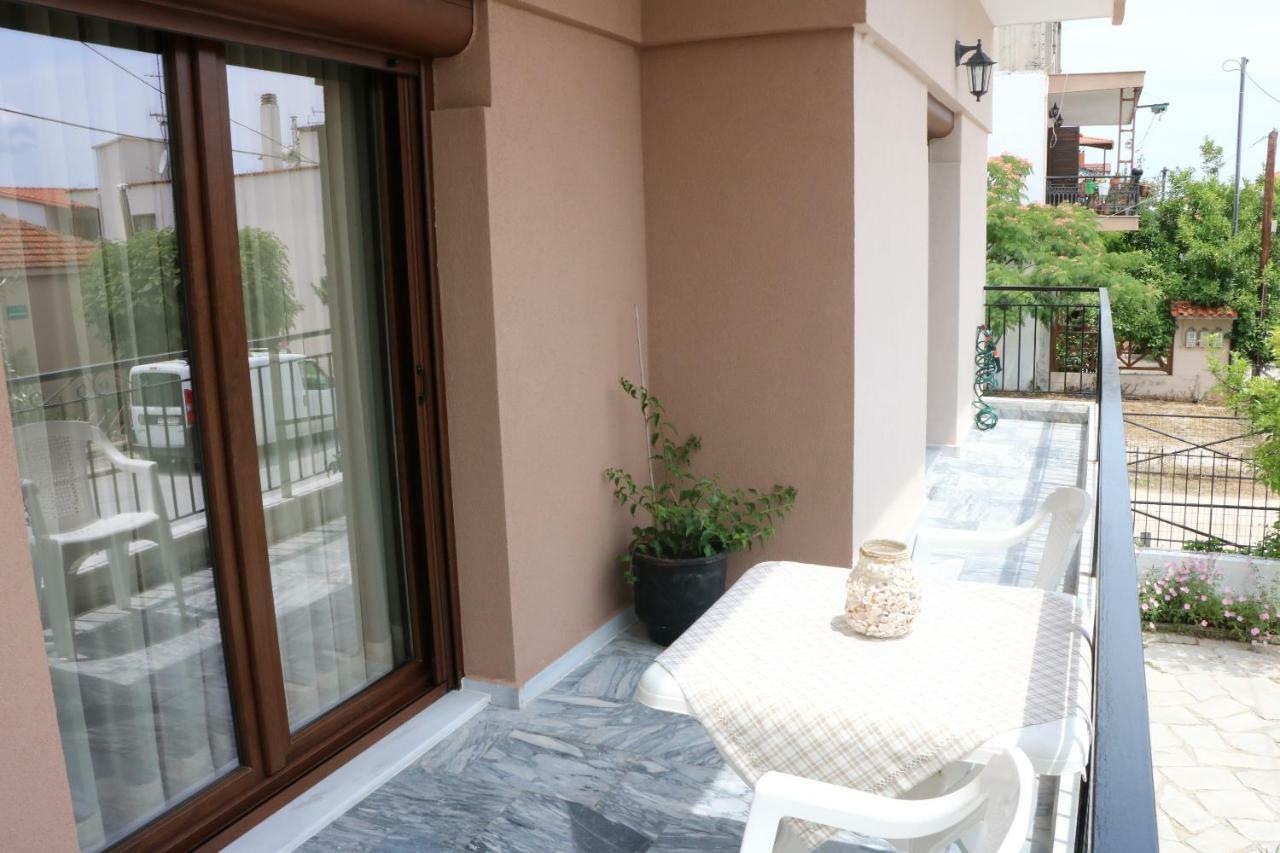 Dili Apartments Ierissos Exterior photo