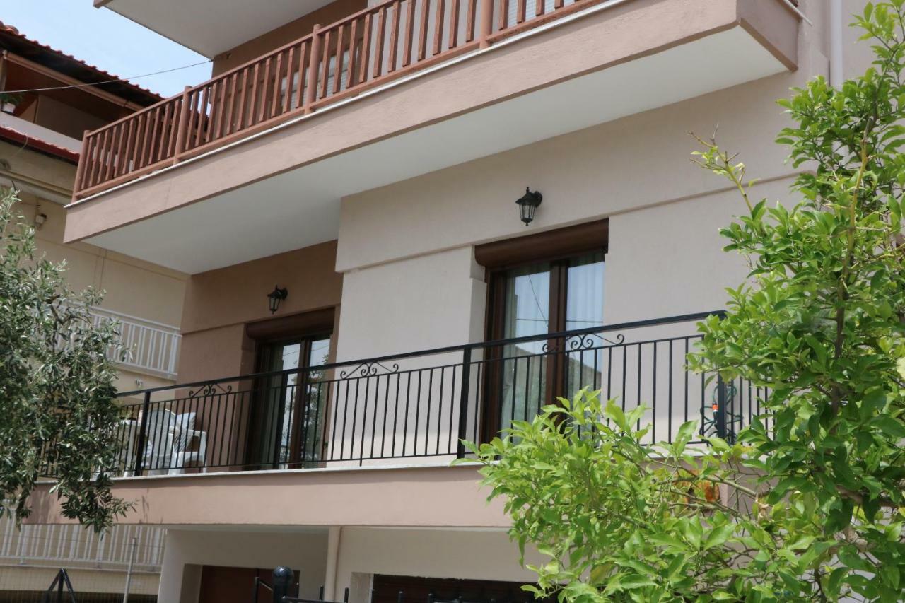 Dili Apartments Ierissos Exterior photo